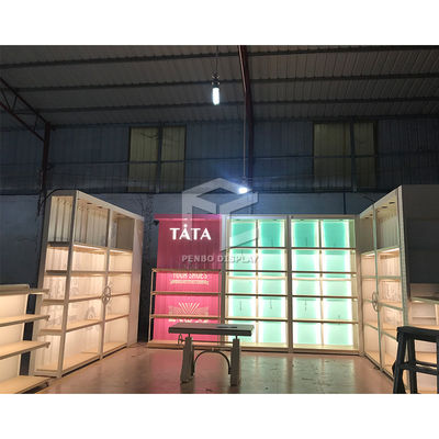 Los estantes de exhibición modernos del zapato electrochapan las colocaciones interiores de la zapatería del diseño de la disposición